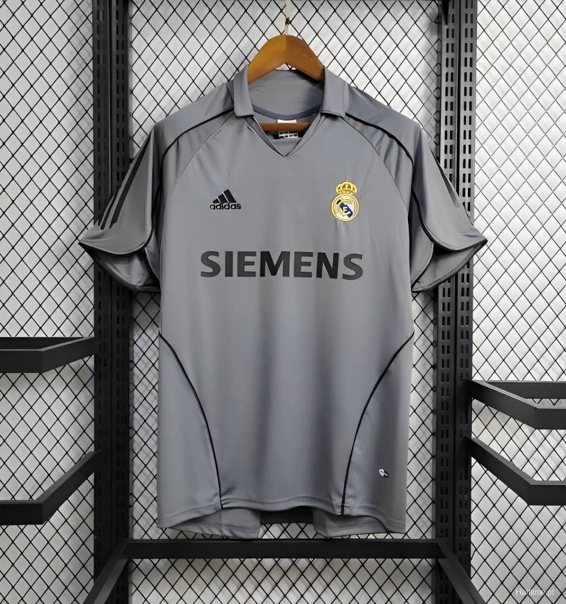 Retro 05 06 Real Madrid Third Grey Jersey Halftime